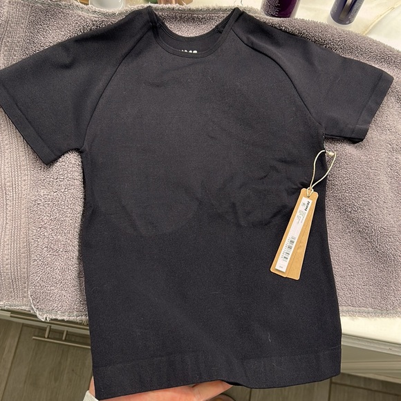 Brand new Skims contour nyron T-shirt size S/M - Picture 2 of 7